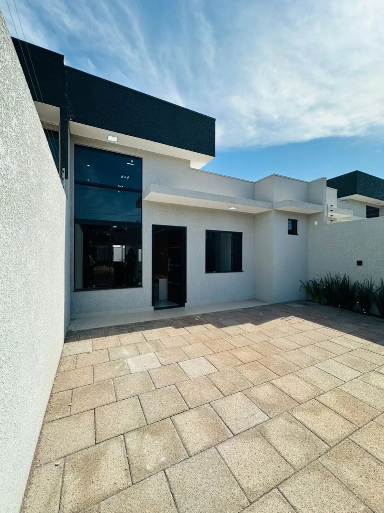 Casa Semimobiliada à Venda - Recanto Tropical IV
