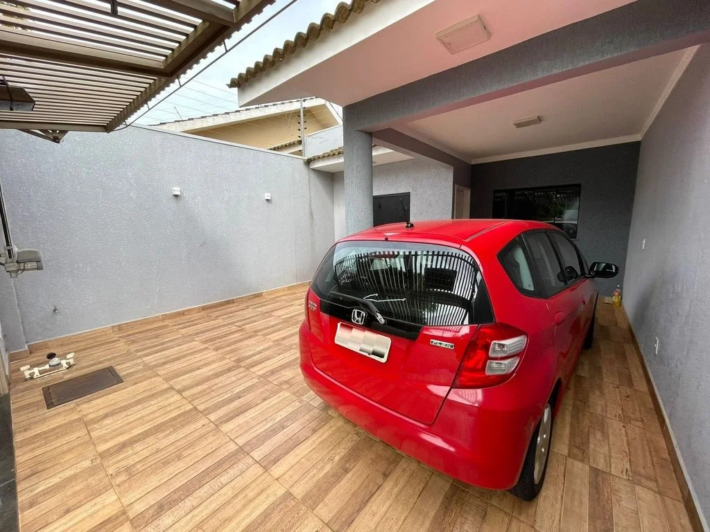 Casa à Venda - Coqueiral - 1 Suíte + 2 Dormitórios