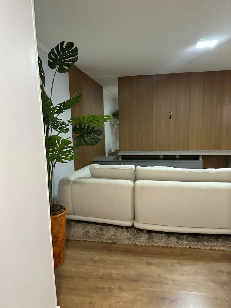 Apartamento Mobiliado à Venda - Edifício Mansão Del Rei II - 1 Suíte + 2 Dorm.