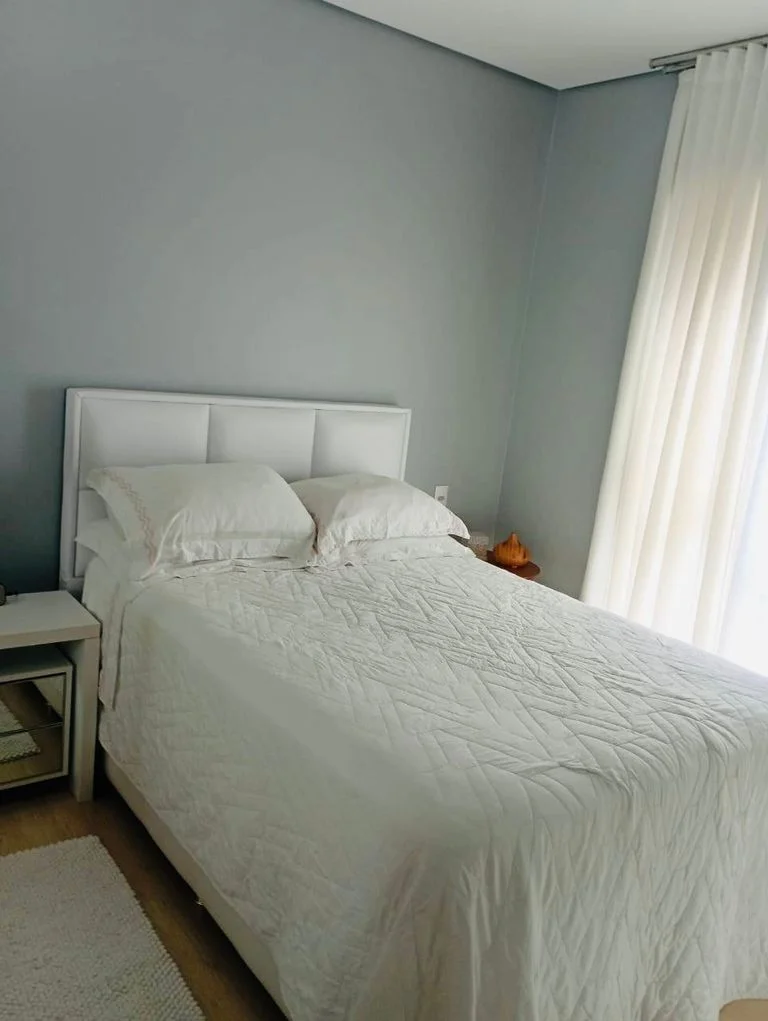 APARTAMENTO MOBILIADO À VENDA |EDIFÍCIO CONTEMPORANEAU | 1 SUÍTE + 2 DORMITÓRIO