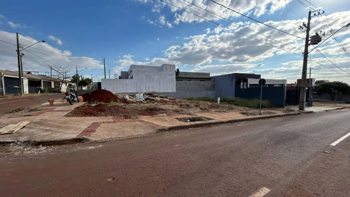 Residencial à Venda, Esmeralda - Cascavel