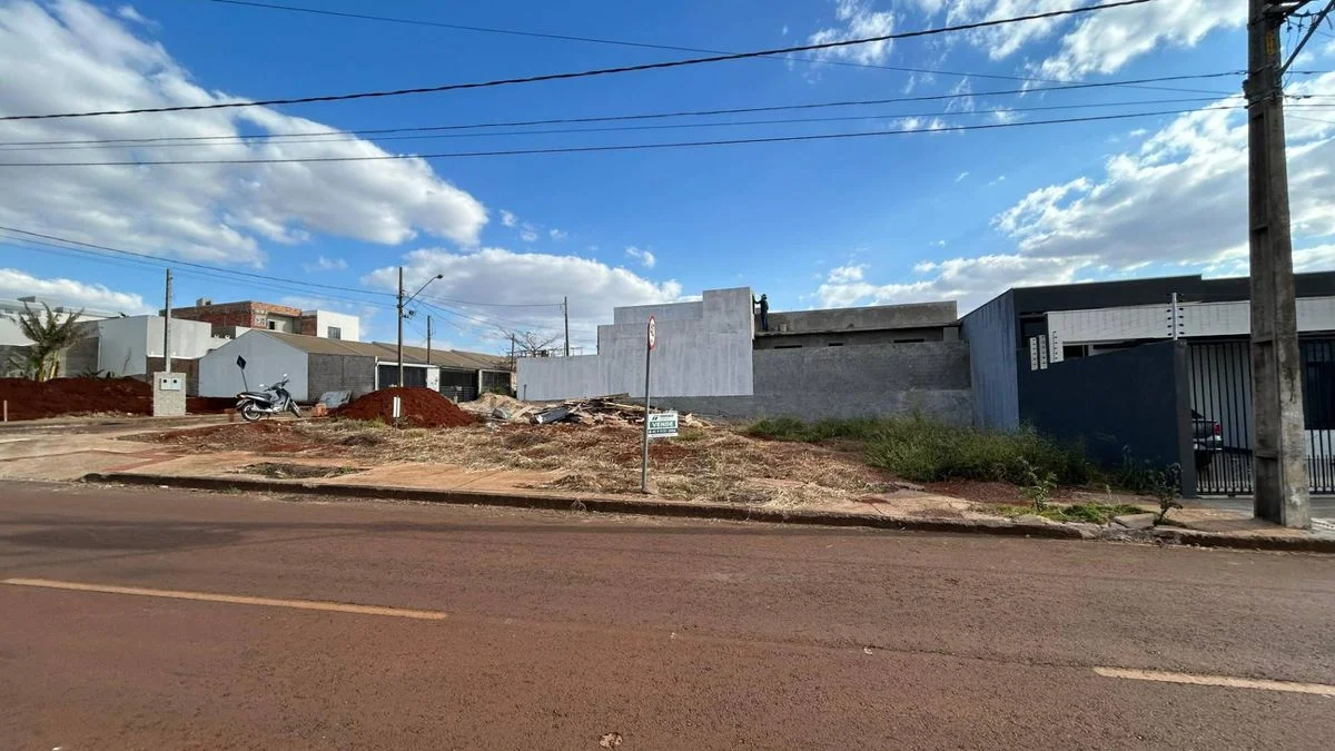 Residencial à Venda, Esmeralda - Cascavel