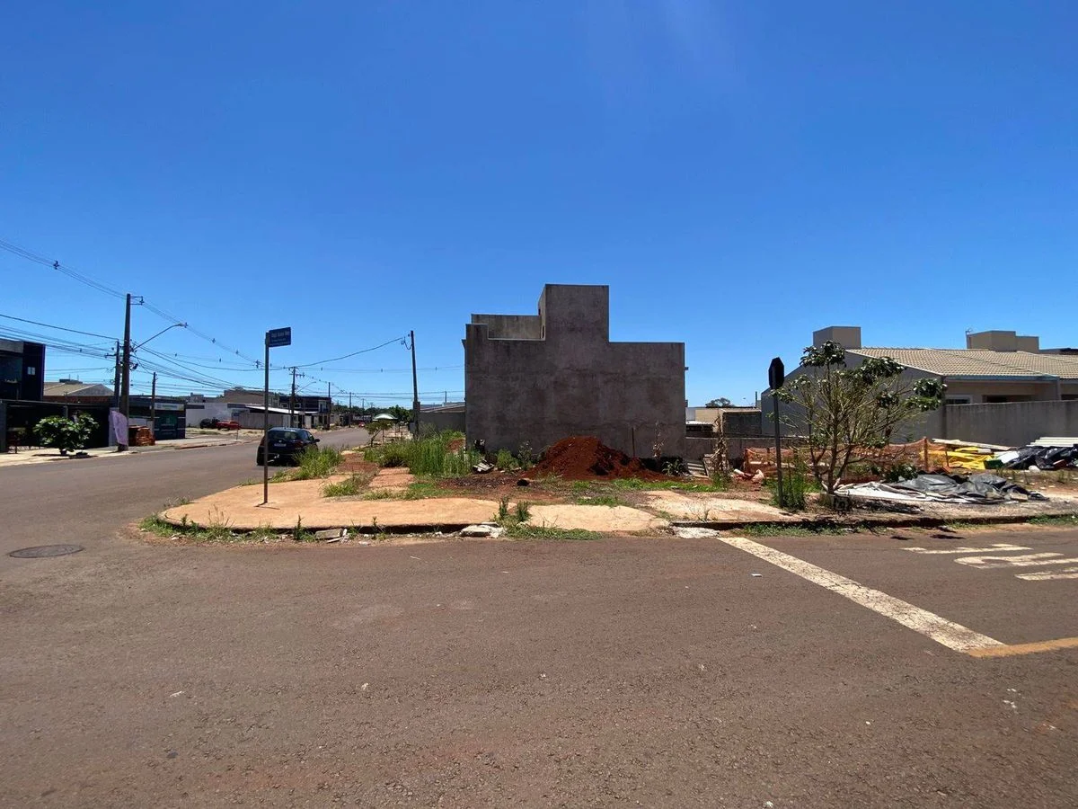 Residencial à Venda, Esmeralda - Cascavel