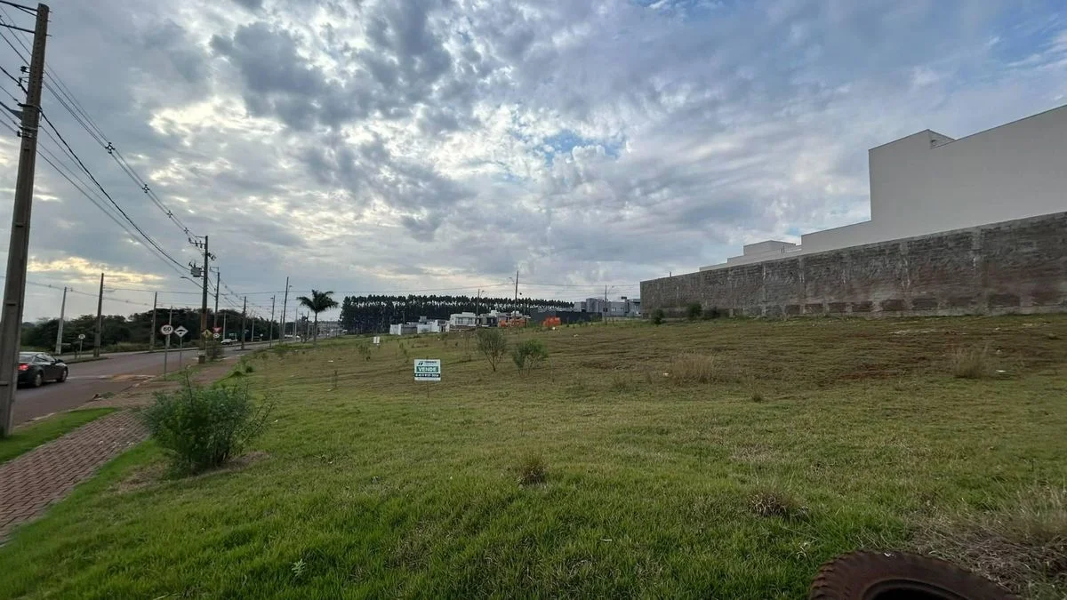 Terrenos Comerciais no Tropical III