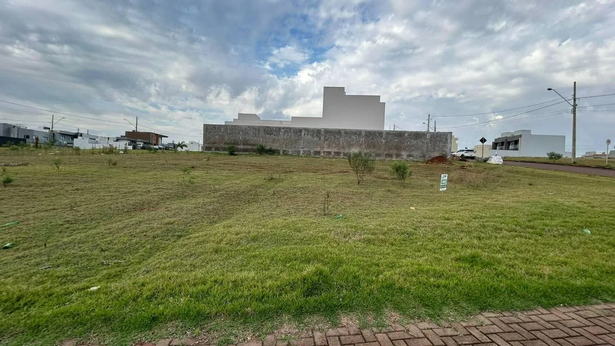 Terrenos Comerciais no Tropical III