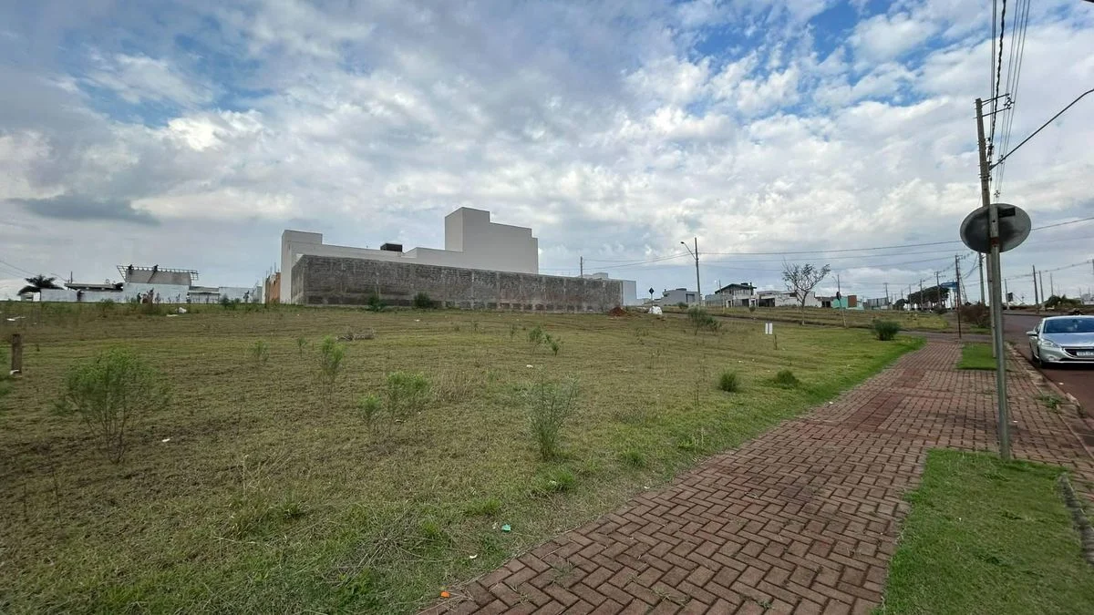 Terrenos Comerciais no Tropical III