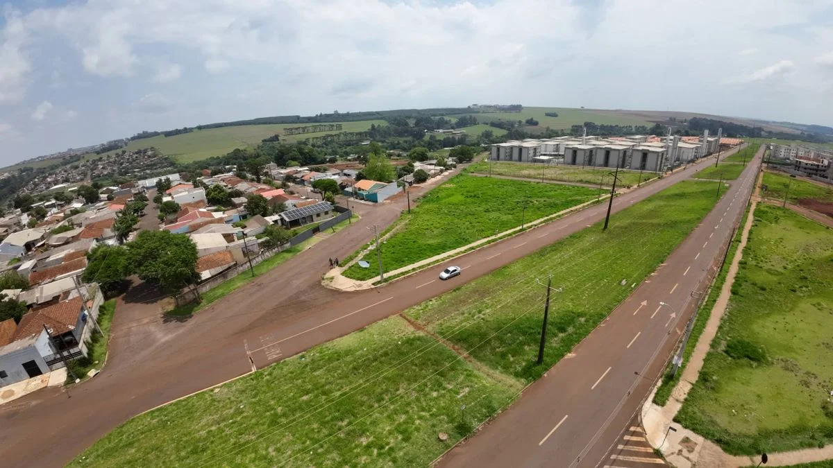 Comercial DE ESQUINA AV. DAS TORRES - Cascavel