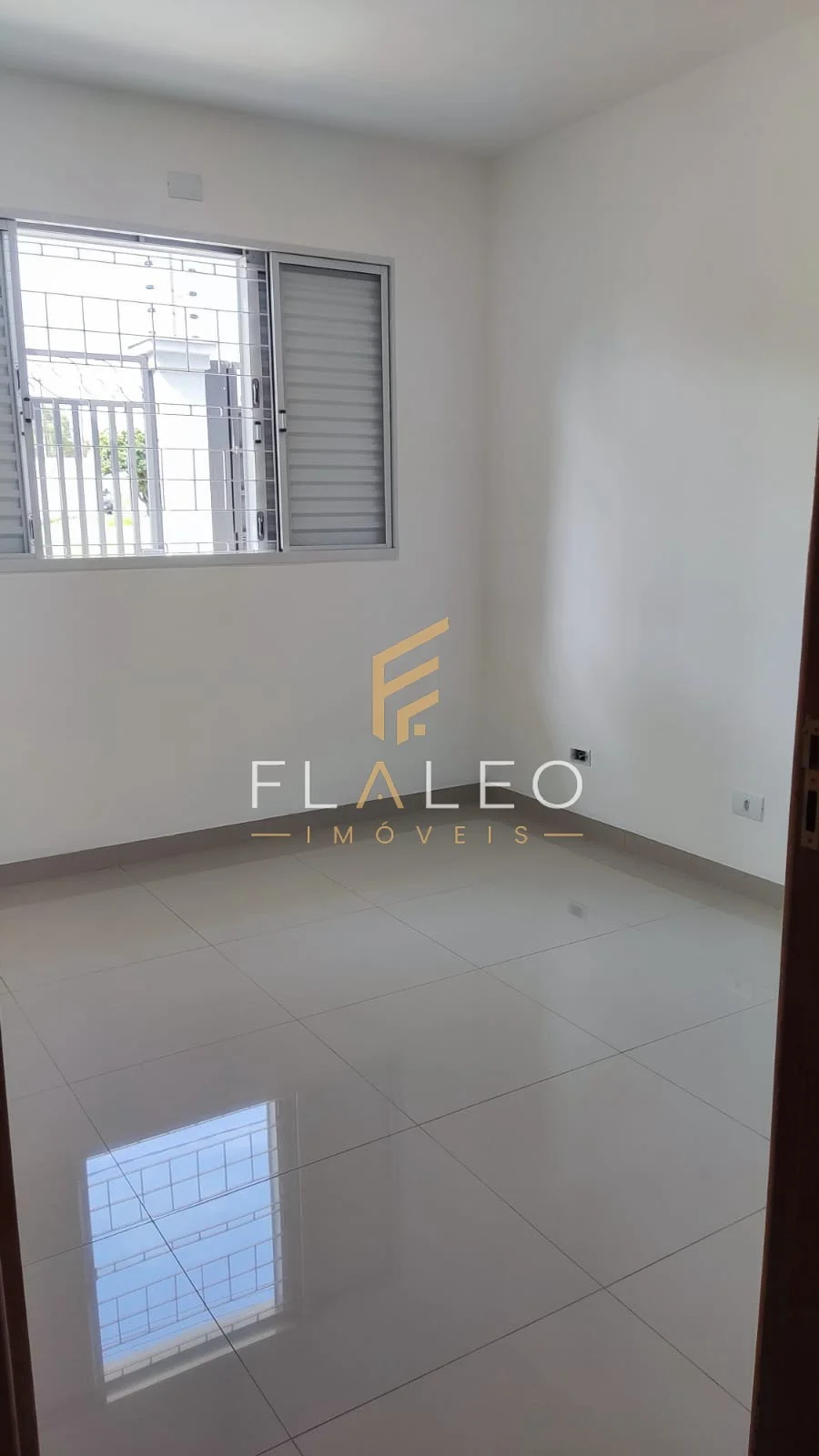 Casa a venda no bairro Jardim Monte Rei - Maringá/PR