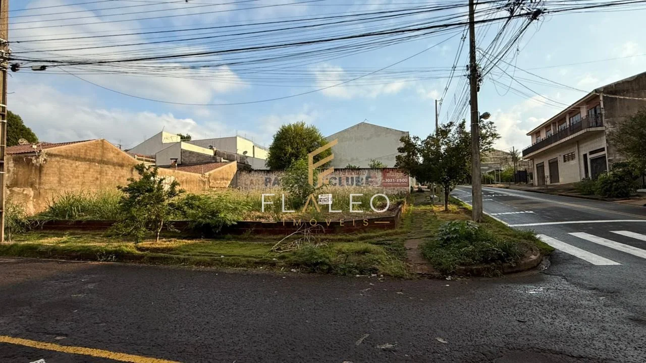Terreno Comercial Próximo a UEM