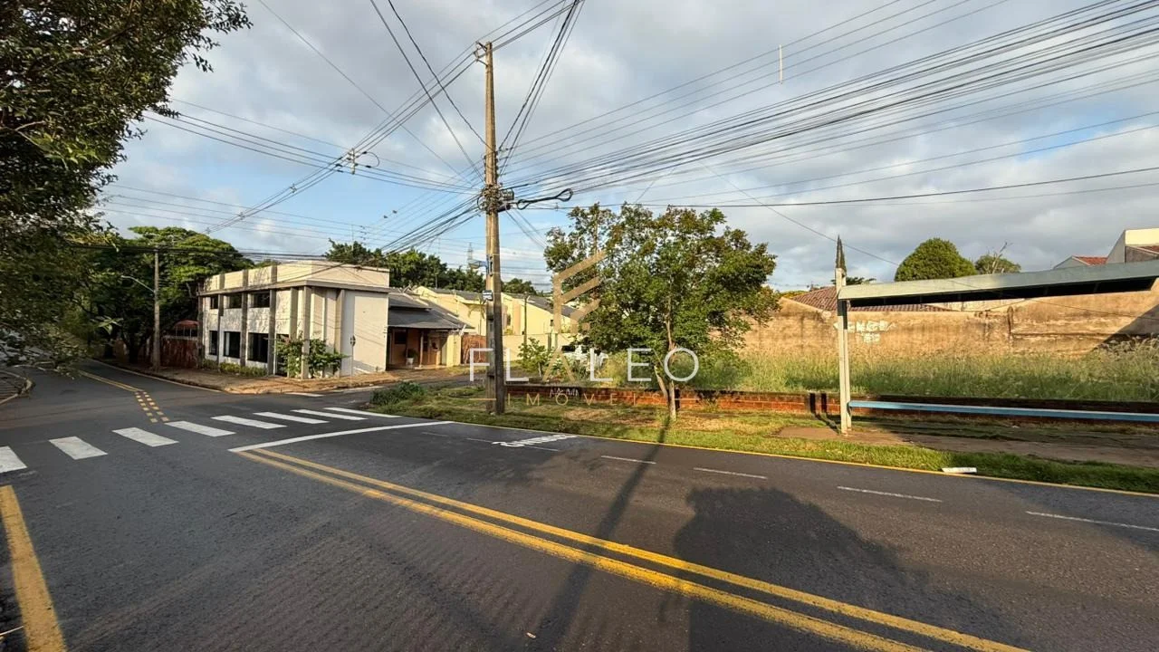 Terreno Comercial Próximo a UEM