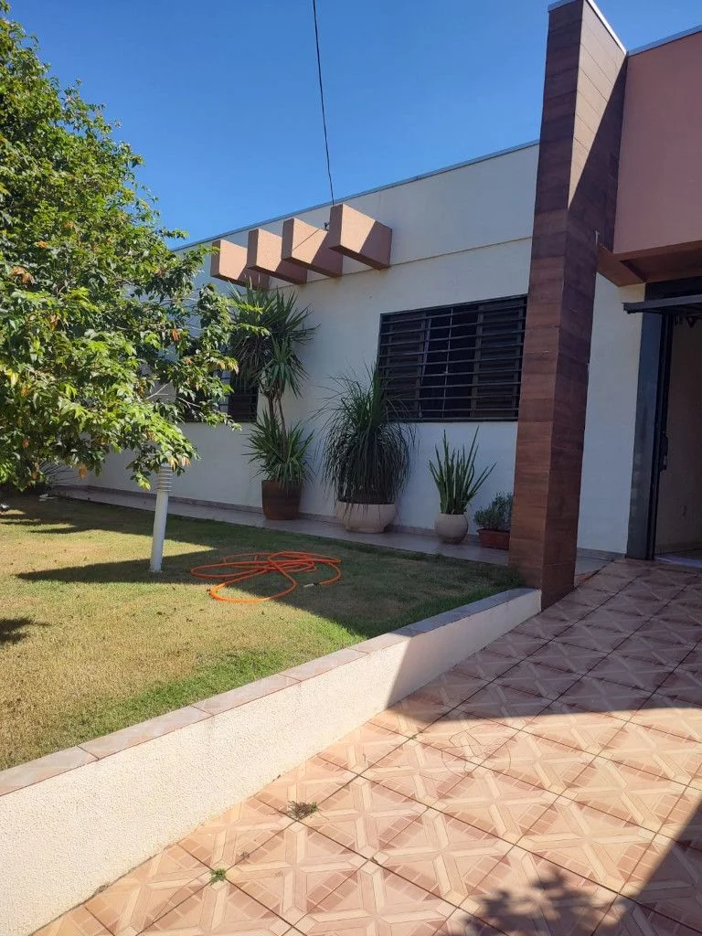 Casa a Venda - Rua Paranaguá - Jardim Gramado