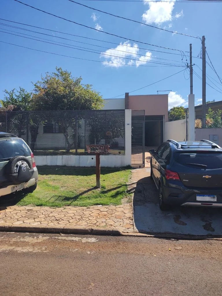 Casa a Venda - Rua Paranaguá - Jardim Gramado