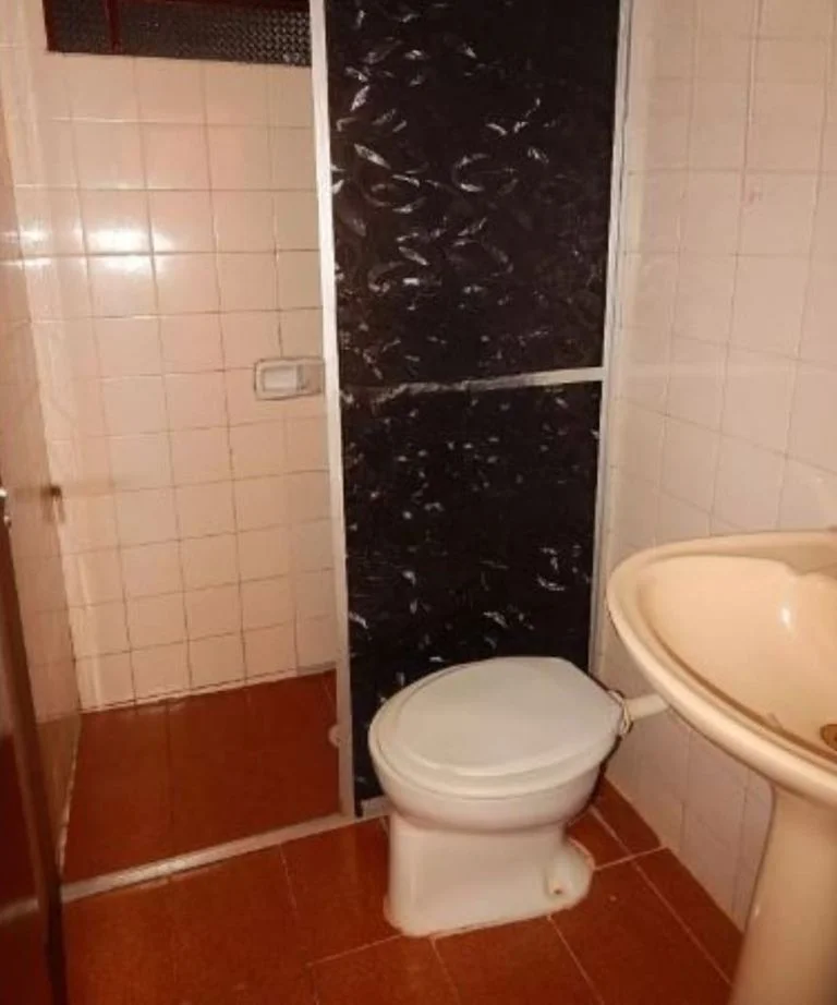 Casa à Venda - Rua das Azaleias - Guarujá