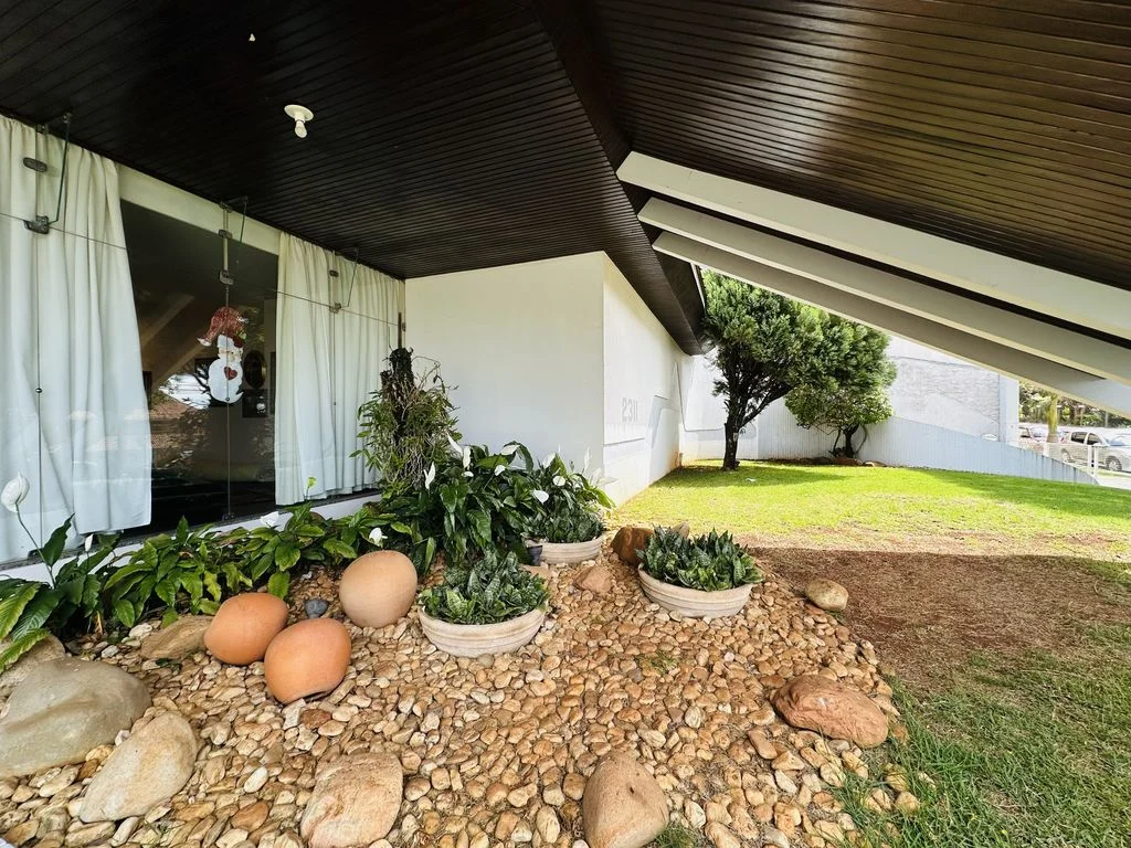 Casa à Venda - 360 m² Construídos - Região Central de Cascavel PR