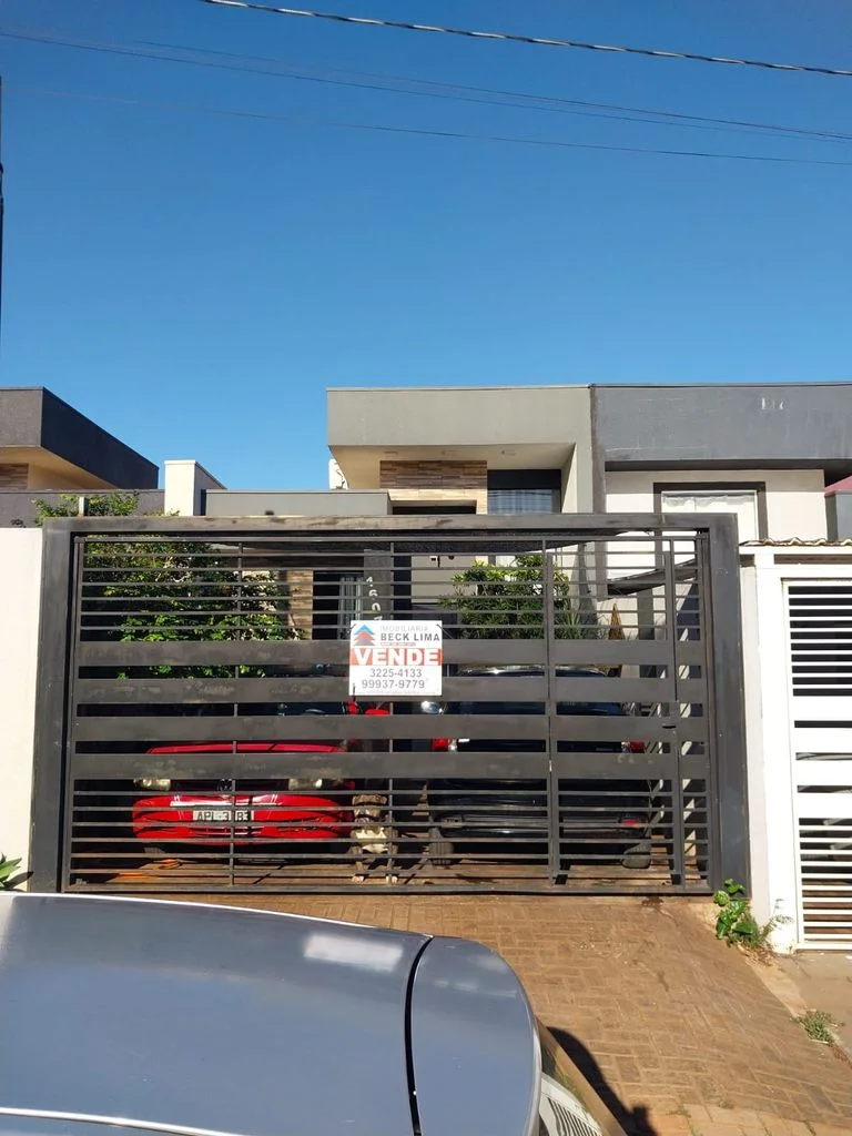 Casa à Venda no Florais - 1 suíte + 2 dormitórios