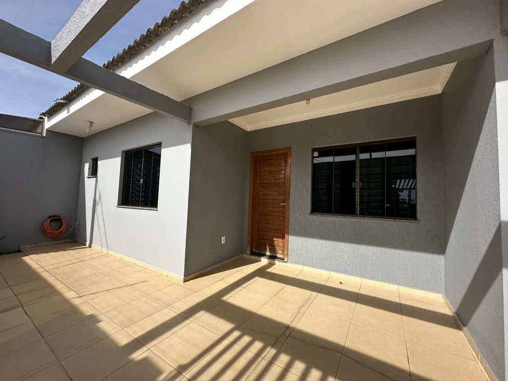 Casa de Esquina à Venda no Alto Alegre - 1 Suíte + 2 Dormitórios