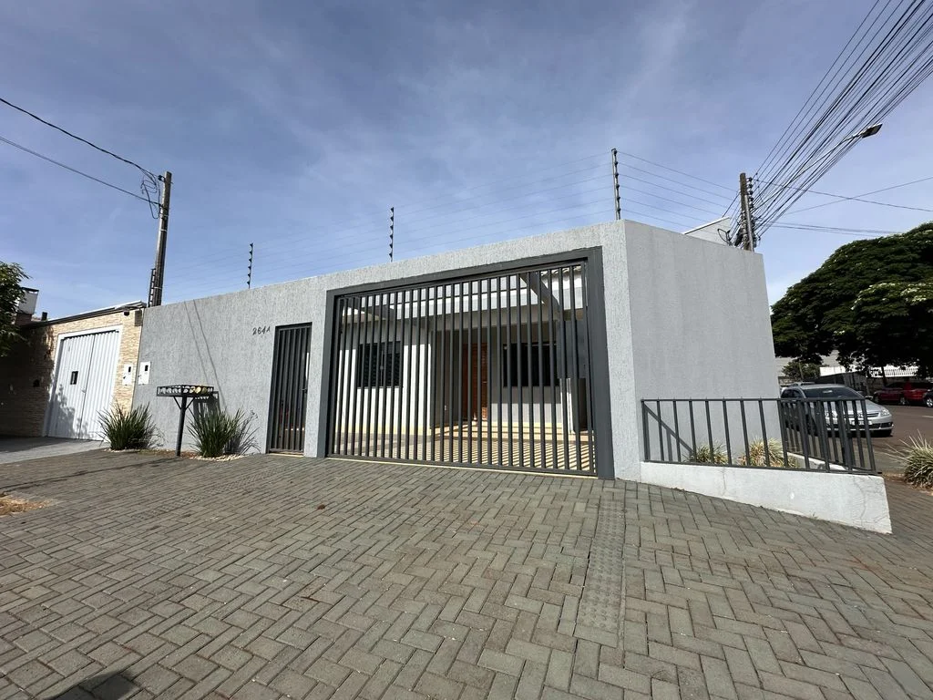 Casa de Esquina à Venda no Alto Alegre - 1 Suíte + 2 Dormitórios