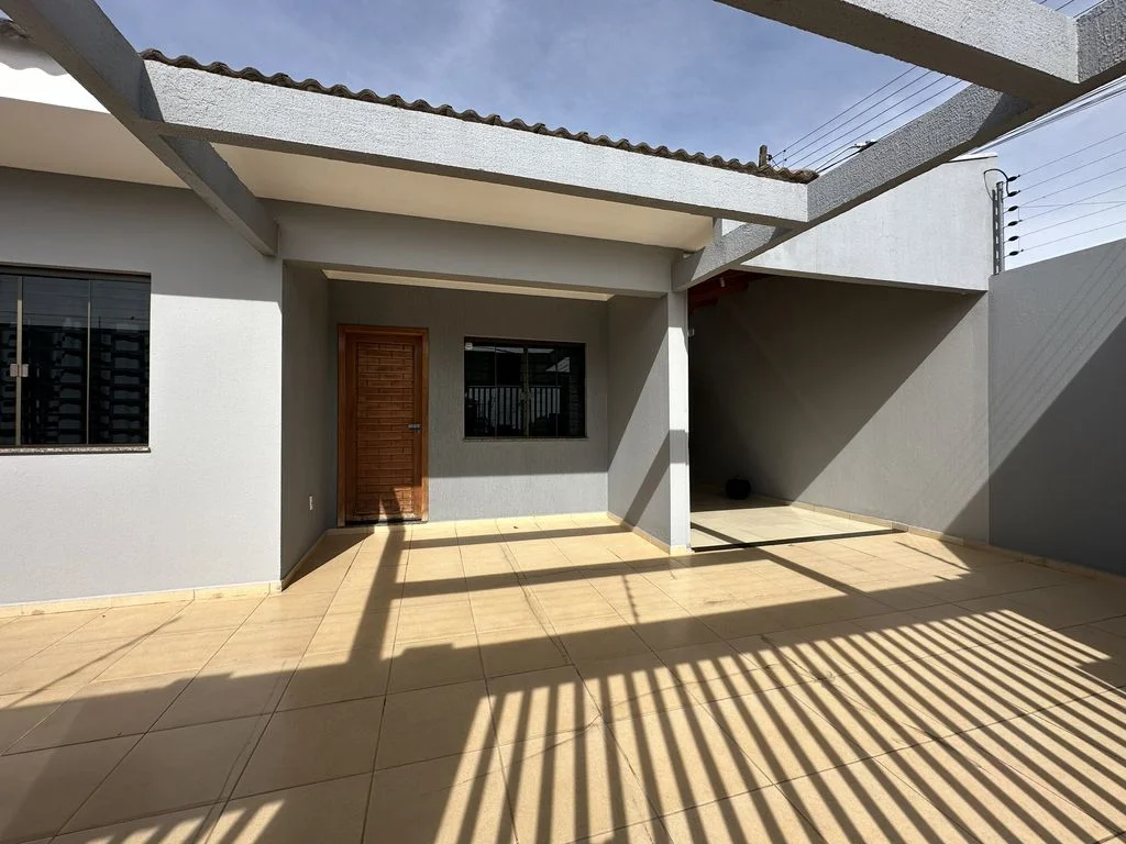 Casa de Esquina à Venda no Alto Alegre - 1 Suíte + 2 Dormitórios