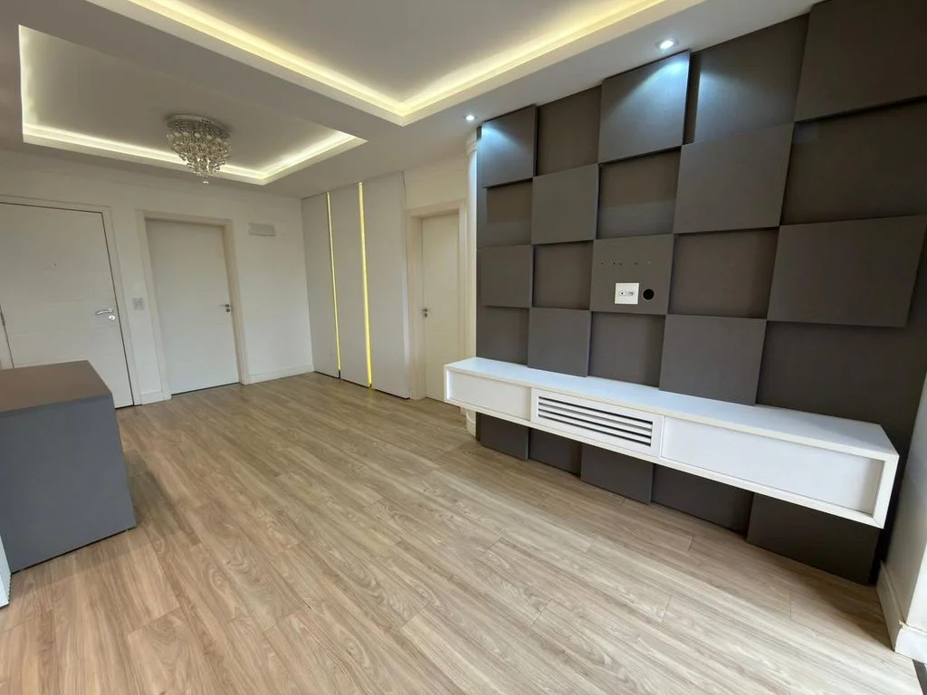 Apartamento Semimobiliado à Venda – Edifício Ana Cândida – Região do Lago