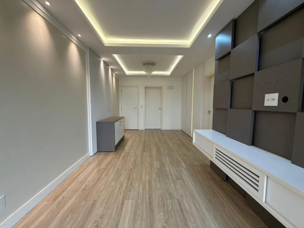 Apartamento Semimobiliado à Venda – Edifício Ana Cândida – Região do Lago