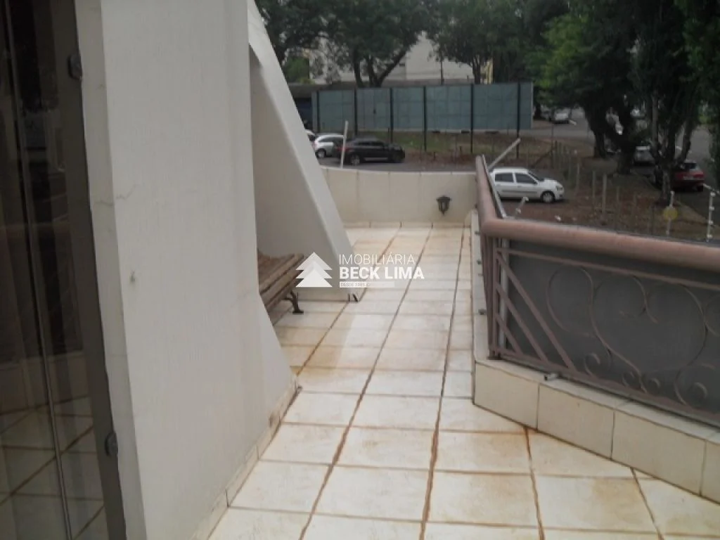 Salas Comerciais com Sobrado Residencial - Rua Vicente Machado - Centro