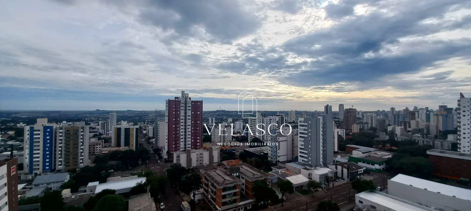Apartamento com 2 dormitórios à venda, 69 m² por R$ 515.000,00 - Centro - Cascavel/PR