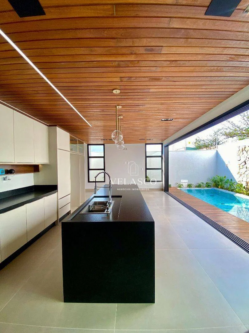 Casa com 3 dormitórios à venda, 242 m² por R$ 1.790.000,00 - Tropical II - Cascavel/PR