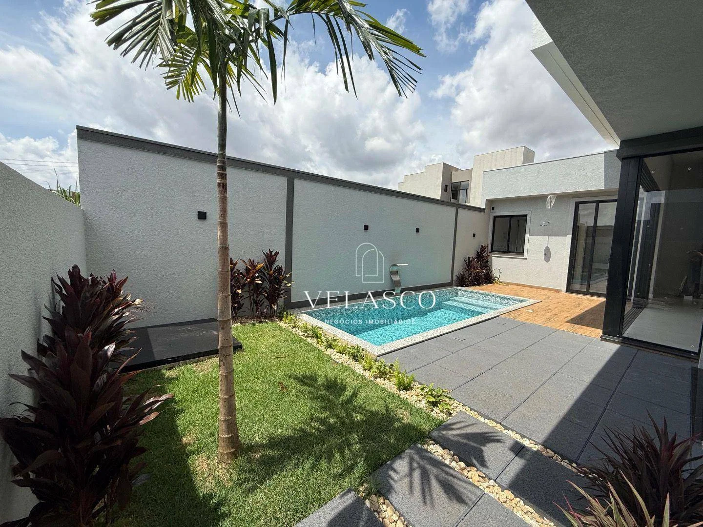 Casa com 3 dormitórios à venda, 206 m² por R$ 1.800.000 - Tropical III - Cascavel/PR