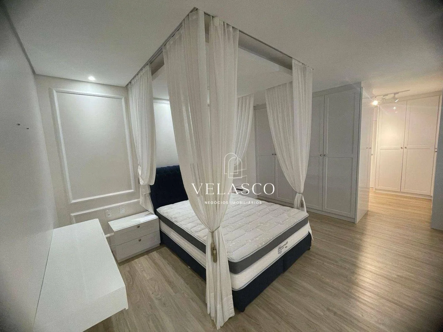 Sobrado com 3 dormitórios à venda, 233 m² por R$ 1.680.000,00 - Canadá - Cascavel/PR
