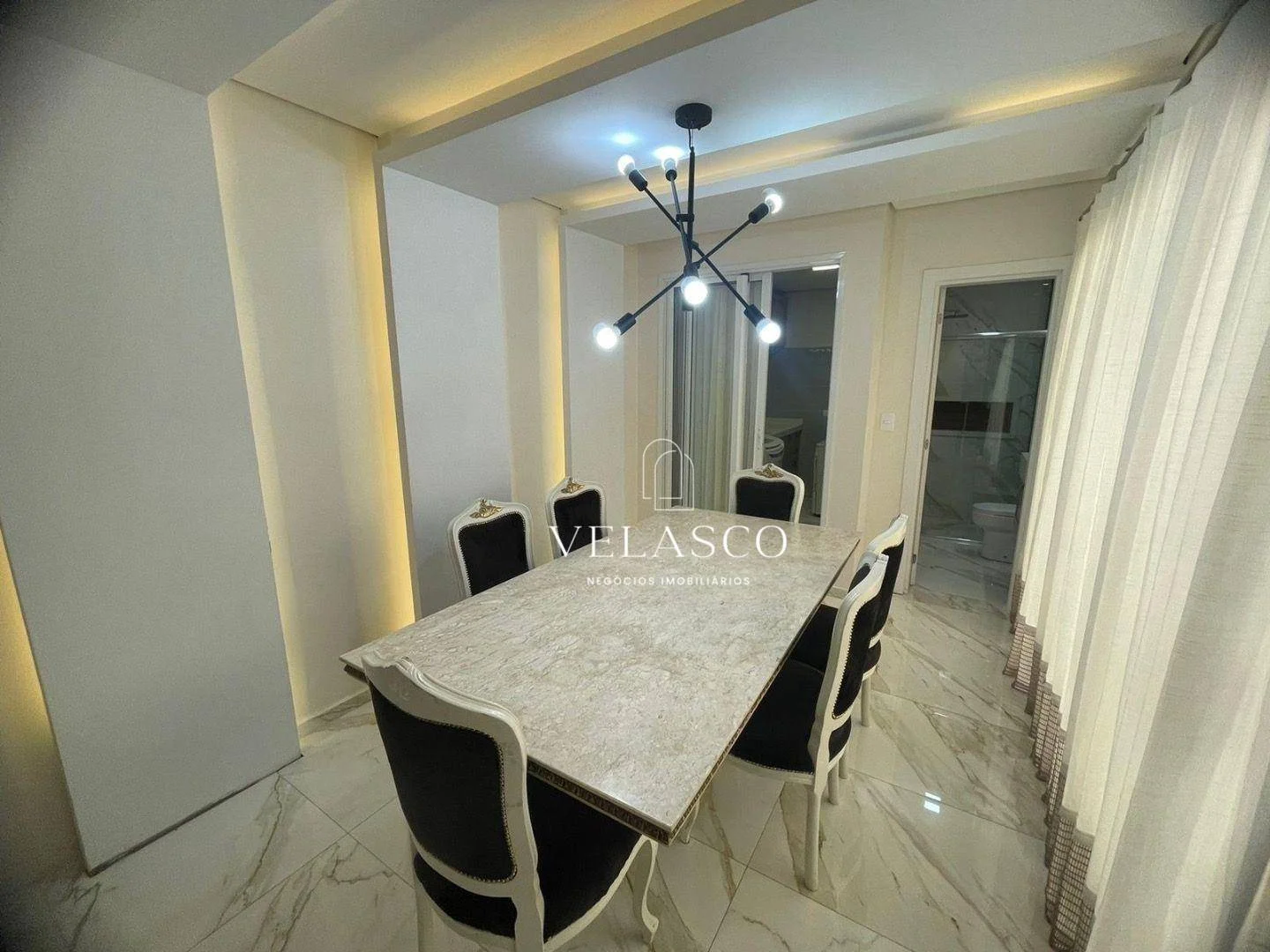 Sobrado com 3 dormitórios à venda, 233 m² por R$ 1.680.000,00 - Canadá - Cascavel/PR