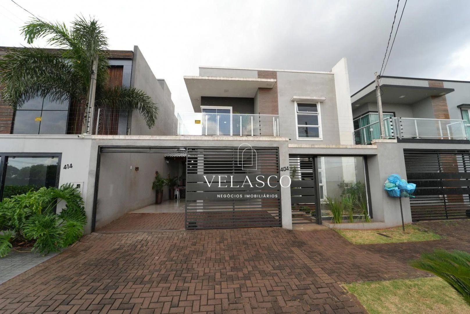 Sobrado com 3 dormitórios à venda, 144 m² por R$ 980.000 - Pioneiros Catarinenses - Cascavel/PR