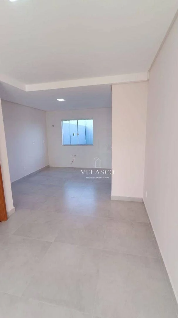 Sobrado com 3 dormitórios à venda, 100 m² por R$ 440.000,00 - Florais do Parana - Cascavel/PR