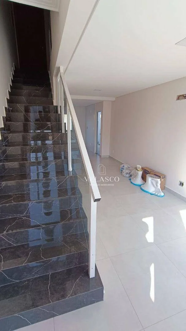 Sobrado com 3 dormitórios à venda, 91 m² por R$ 410.000 - Florais do Parana - Cascavel/PR