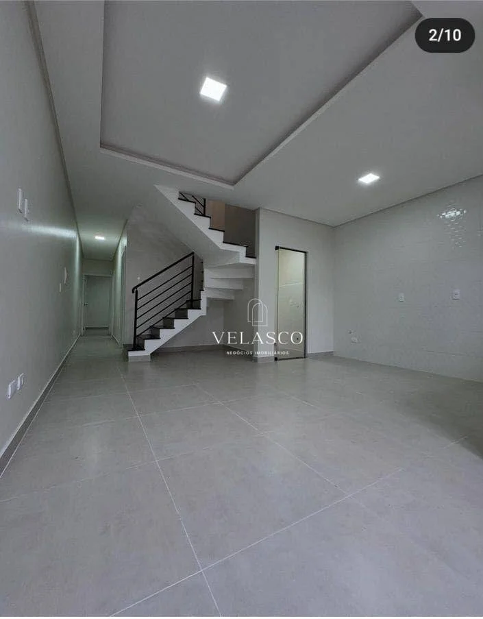 Sobrado com 3 dormitórios à venda, 105 m² por R$ 675.000,00 - Canadá - Cascavel/PR