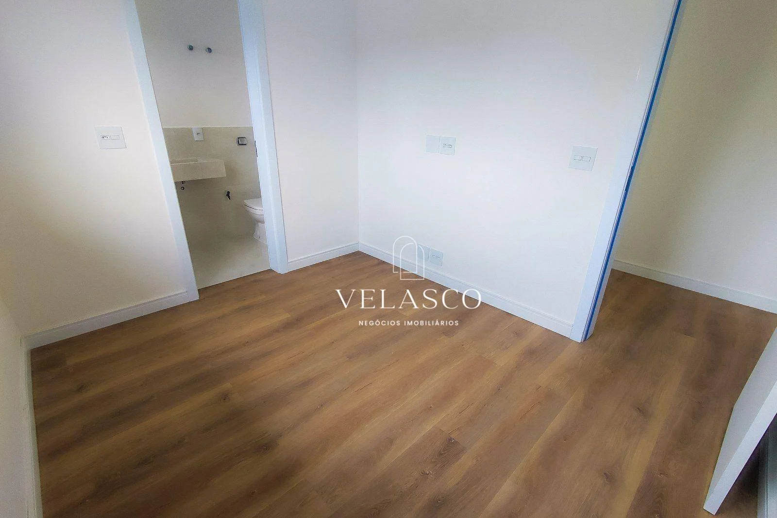 Sobrado com 3 dormitórios à venda, 188 m² por R$ 1.600.000 - Claudete - Cascavel/PR