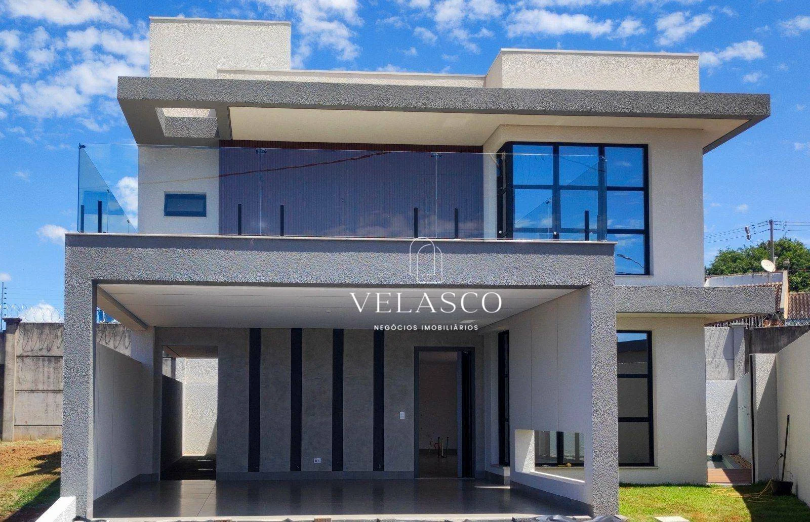 Sobrado com 3 dormitórios à venda, 166 m² por R$ 2.060.000 - Claudete - Cascavel/PR