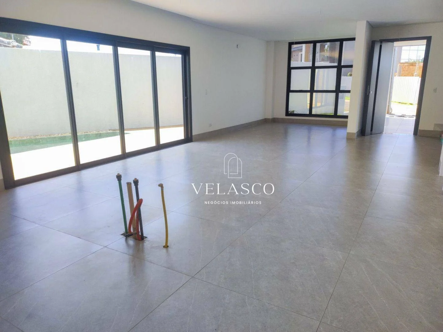 Sobrado com 3 dormitórios à venda, 166 m² por R$ 2.060.000 - Claudete - Cascavel/PR