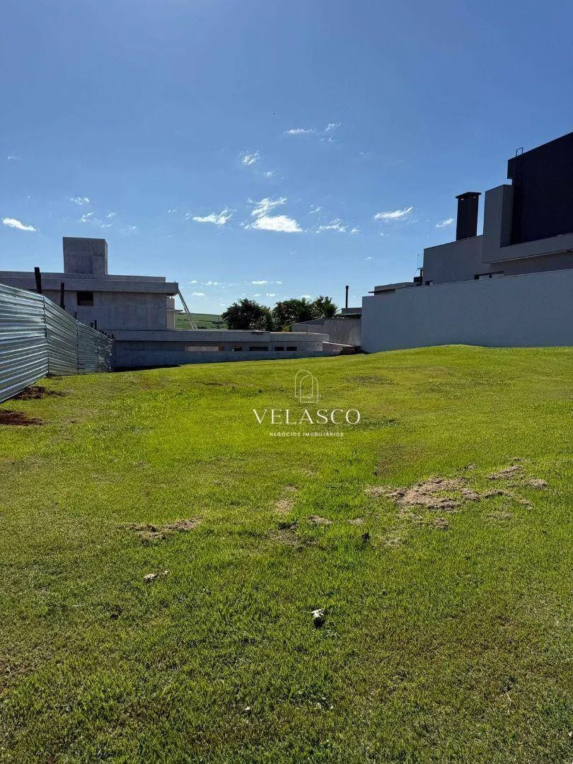 Terreno à venda, 700 m² por R$ 1.700.000 - Santo Inácio - Cascavel/PR